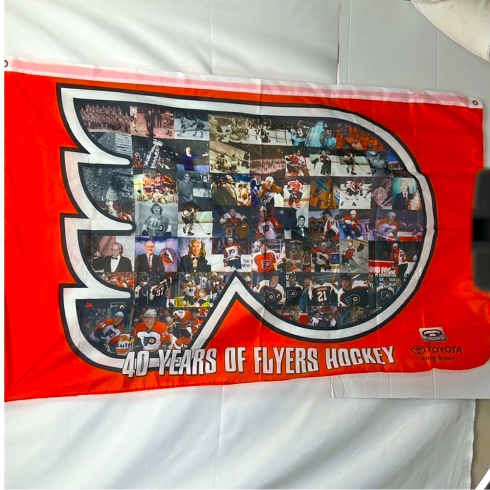 Philadelphia Flyers NHL 40 Years of Flyers flag NWOT
57” X 37”
